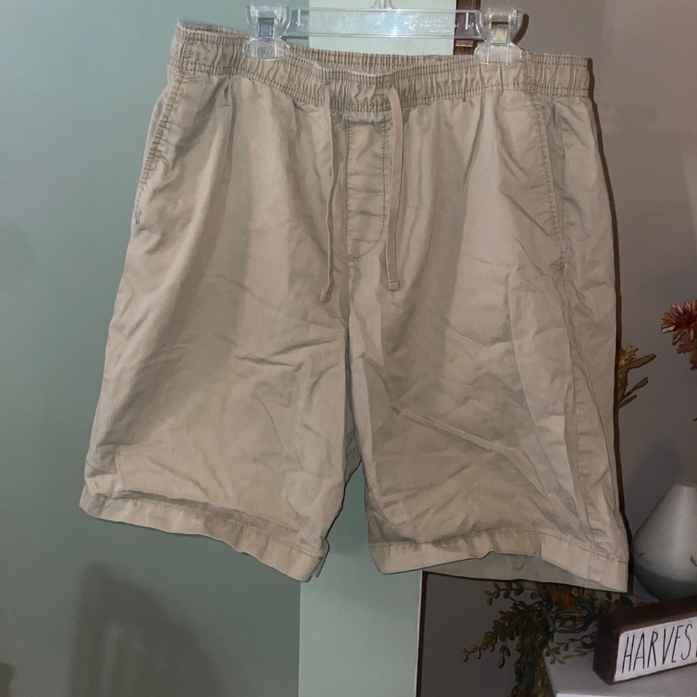 GAP khaki tie shorts